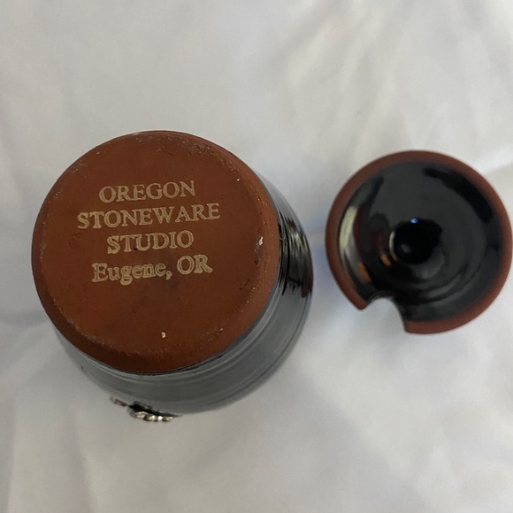 Oregon Stoneware Studio Eugene, Oregon Preserves Honey Jam Jelly Jar - Picture 7 of 8
